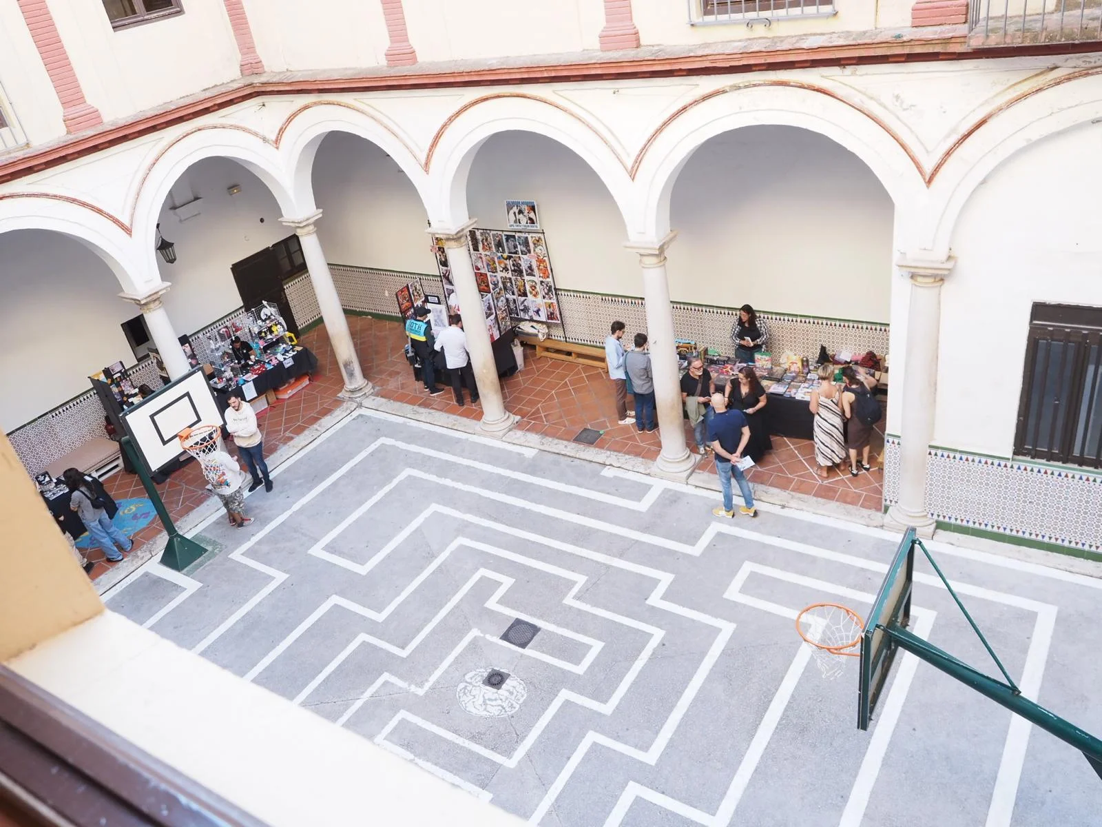Patio del colegio CEIP prácticas número 1, donde se celebró ImaginaMálaga