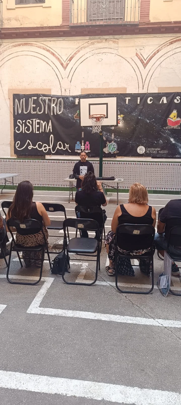 Conferencia 'El uso de la espada en oriente y occidente: comparativa y evolución' por Alejandro Santos, miembro de ImaginaMálaga