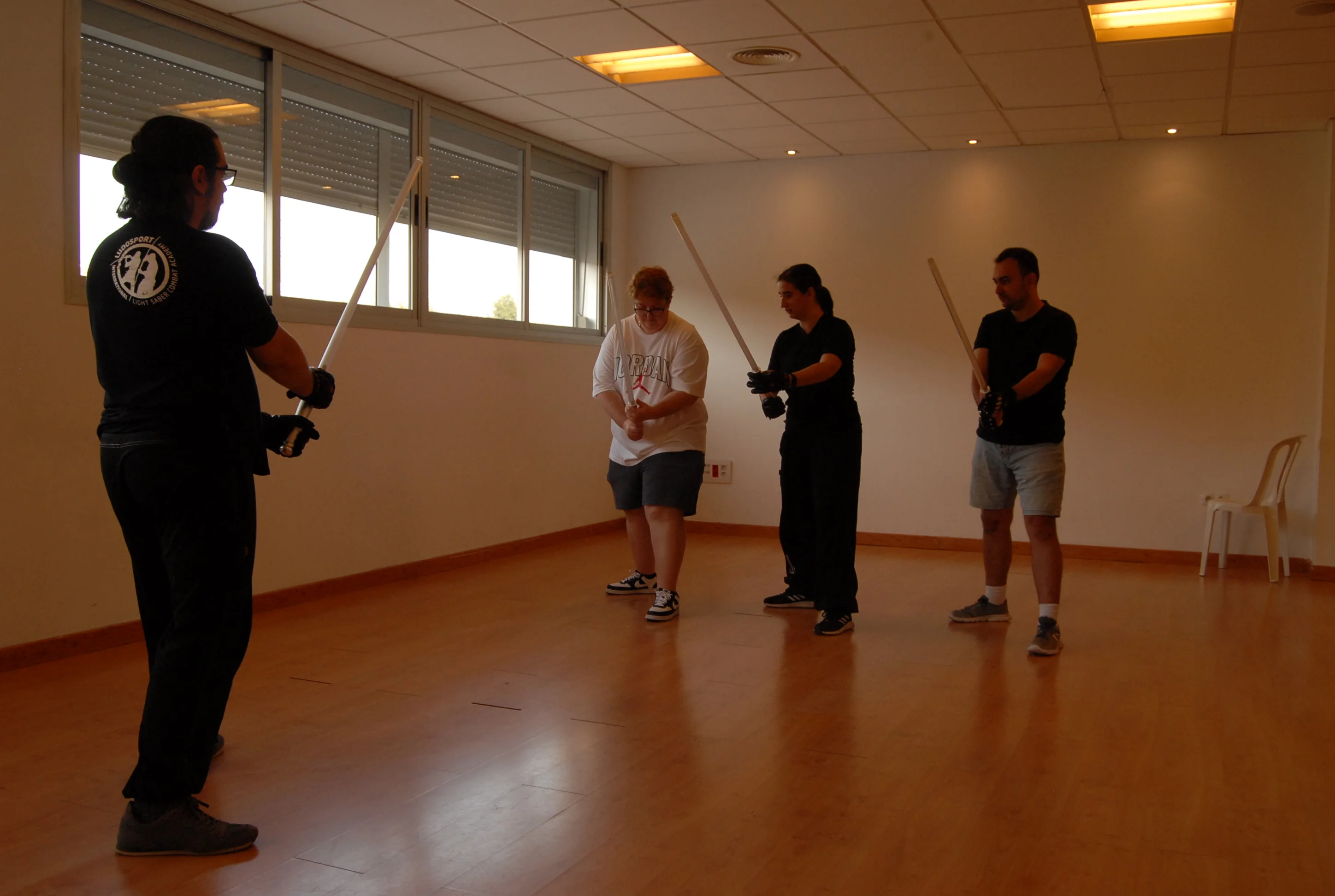 Taller de sables de luz impartido por la academia Ludosport Atlas