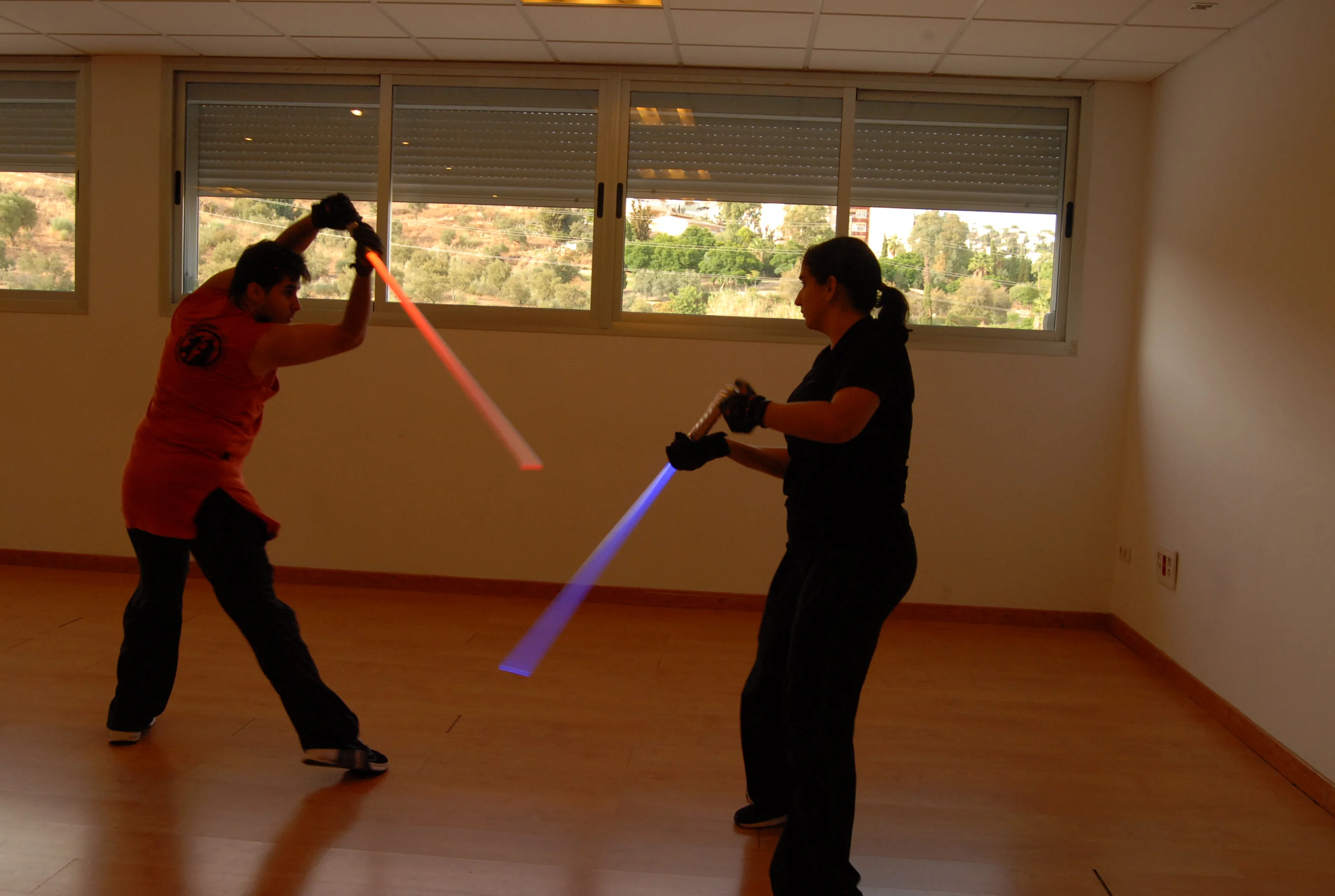 Taller de sables de luz impartido por la academia Ludosport Atlas